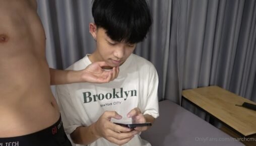 น้องโอเลย์วัยรุ่นน่ารักตัวตึงอีกคนที่มาให้มาร์ชเย็ดโชว์ น้องอมควยเก่ง แต่โดนเย็ดเหมือนจะขาดใจน่าจ๋งจ๋านมาก อึดมากต้องมารองรับความเงี่ยนเย็ดแตกใน