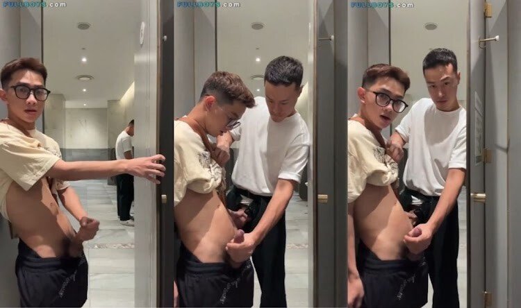 เจอคนดังกำลังยืนฉี่ในห้องน้ำสาธารณะ ไอ้เราก็ห้าวซะด้วยเลยชักว่าวโชว์เลยเขาก็เข้ามาเล่นด้วยเสียวควยสิครับ งานนี้ฮว่างฟุกเจอตันตัน ชักว่าวแข่งกันน้ำแตก
