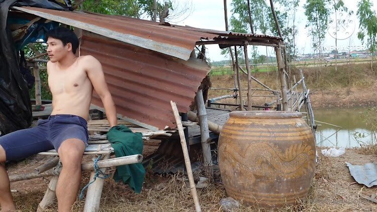 พี่ซัน ครึ้มอกครึ้มใจนอนแก้ผ้าอ้าขาโชว์ควย ชักว่าวโชว์Outdoorที่เพิงพักริมน้ำ บรรยากาศชวนเงี่ยนน้ำแตกเล่นๆ