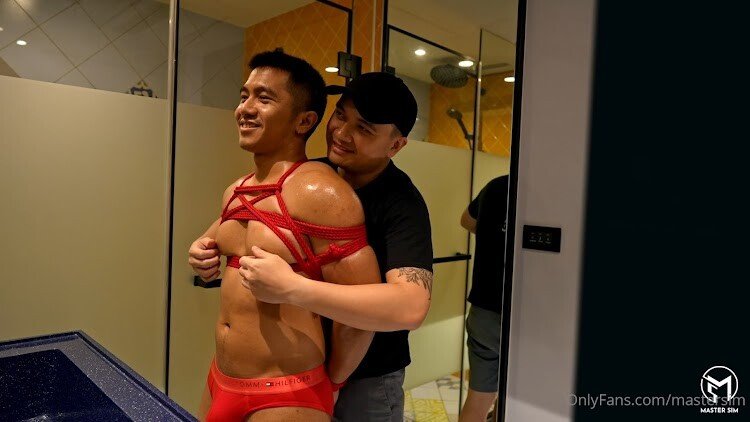 ทาสแบบใดไหงดูมีความสุขจัง เติ้ล กิตติคุณ ดูเป็นสนุกสนานขณะที่โดนมาสเตอร์ซิมจับมัดเล่นเสียวควย ควบคุมน้ำแตกจนทะลักฟินมาก