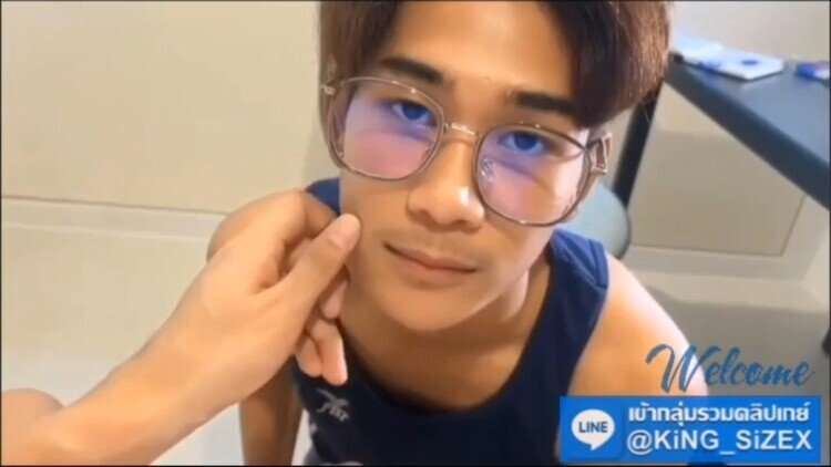 เมื่อเพื่อนพี่ชายขอให้ช่วยเอาน้ำออก น้ำแตกพุ่งกระฉูดใส่ปากน้องเพื่อนเป็นชุด น้องกำลังทำการบ้าน เห็นเด็กเรียนน่ารักแล้วเกิดอารมณ์ เงี่ยนควยแข็งมาก เมื่อเพื่อนพี่ชายขอให้ช่วยเอาน้ำออก น้ำแตกพุ่งกระฉูดใส่ปากน้องเพื่อนเป็นชุด น้องกำลังทำการบ้าน เห็นเด็กเรียนน่ารักแล้วเกิดอารมณ์ เงี่ยนควยแข็งมาก