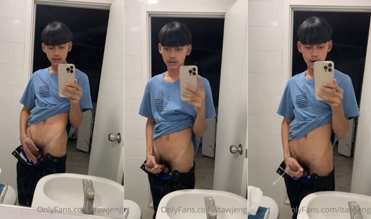 ต้าวเจ๋งโชว์ควยชักว่าวหน้ากระจกในห้องน้ำ ถ่ายคลิปเล่นๆ อ้าว..น้ำแตกจริงซะงั้น เงี่ยนอ่ะครับ